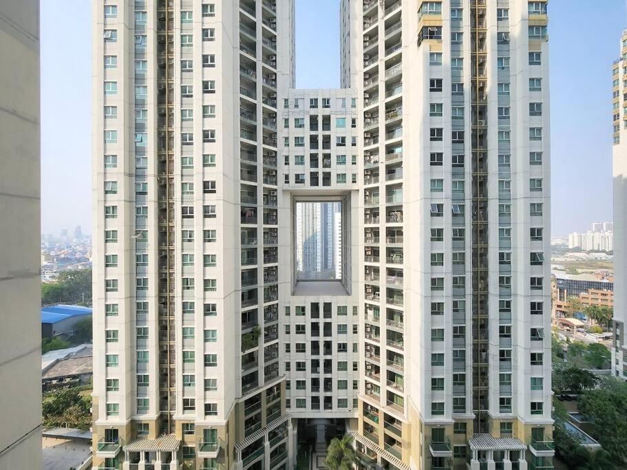 3 Bed 2 Bath Unit Near Jodd Fair Market Apartment *