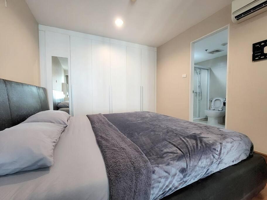 3 Bed 2 Bath Unit Near Jodd Fair Market Apartment