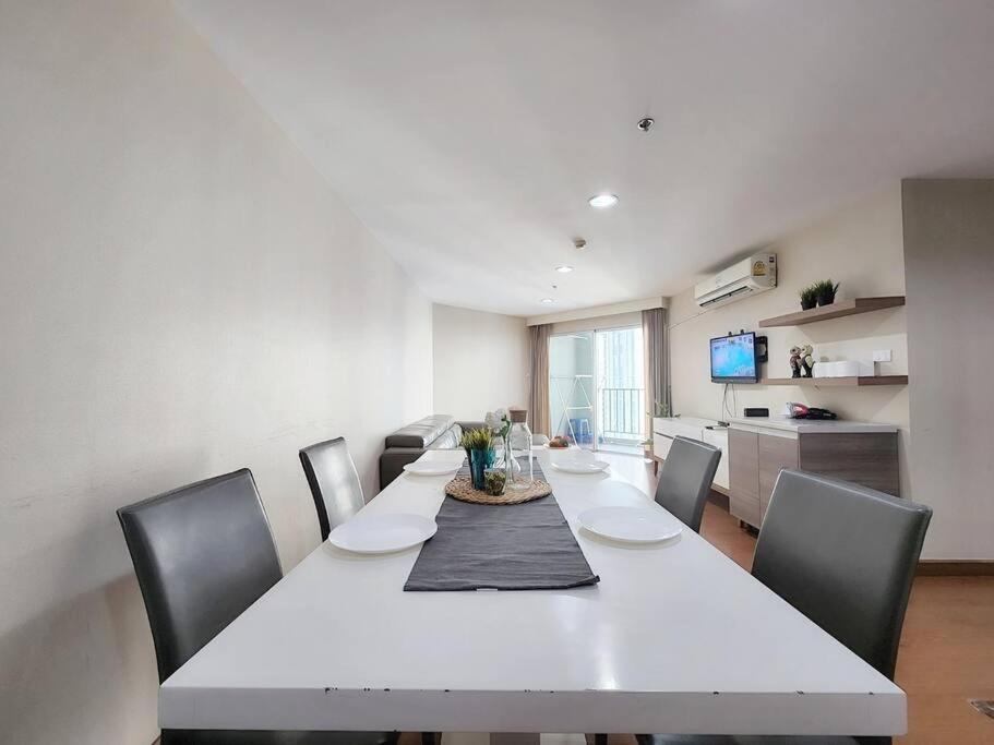 3 Bed 2 Bath Unit Near Jodd Fair Market Apartment