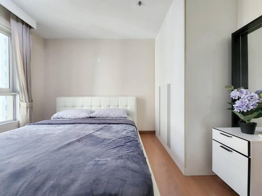 3 Bed 2 Bath Unit Near Jodd Fair Market Apartment *