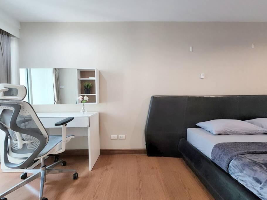 Apartment 3 Bed 2 Bath Unit Near Jodd Fair Market *