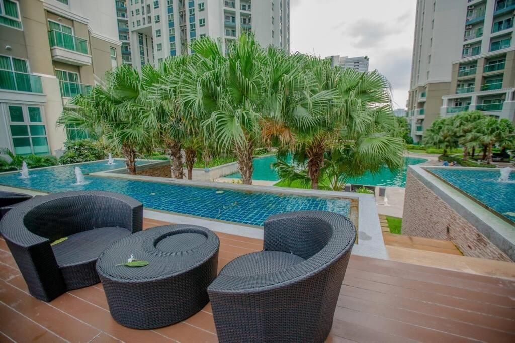 Apartment 3 Bed 2 Bath Unit Near Jodd Fair Market *
