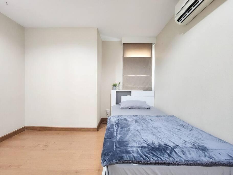 Apartment 3 Bed 2 Bath Unit Near Jodd Fair Market *
