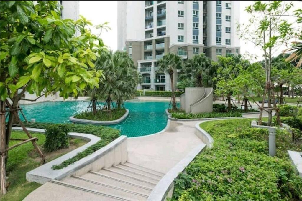 3 Bed 2 Bath Unit Near Jodd Fair Market *