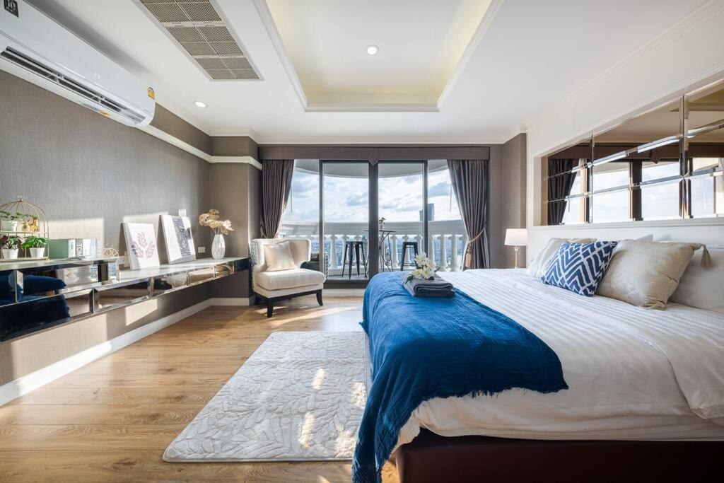 View, Big Apartment, Great Location * Bangkok