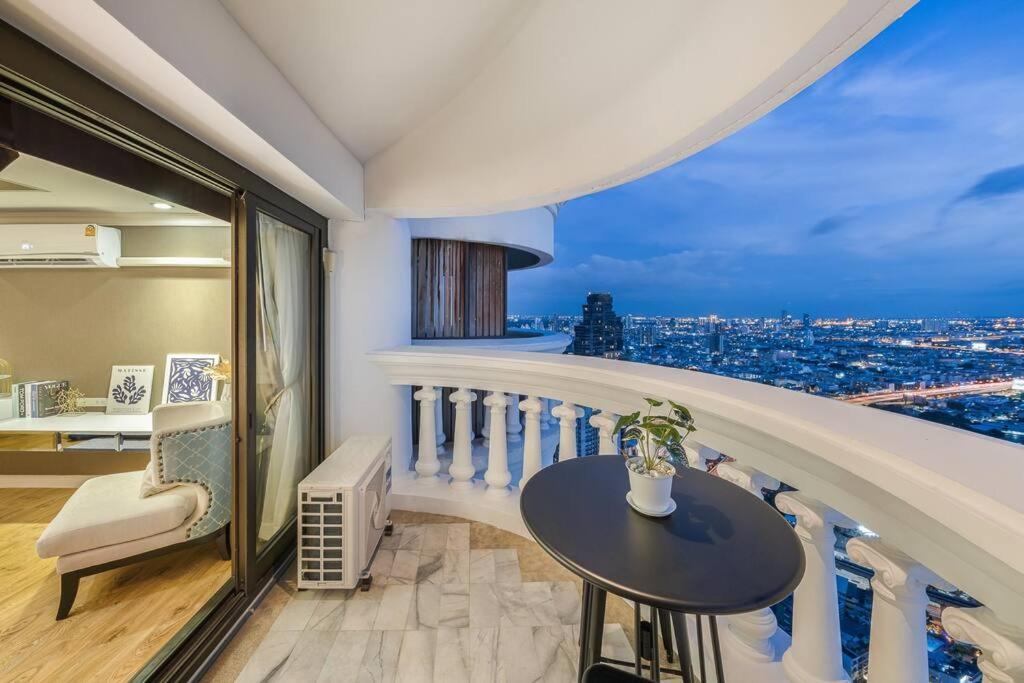 View, Big Apartment, Great Location *