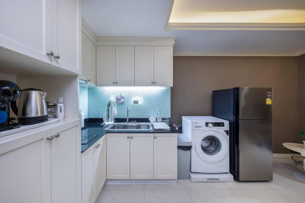 Apartemen View, Big Apartment, Great Location *