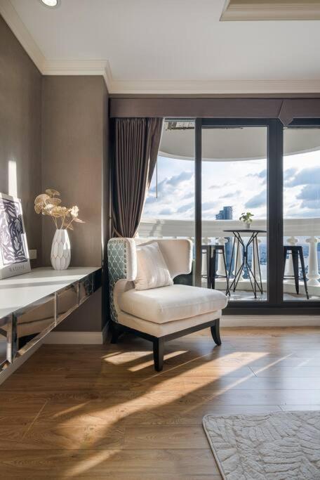 View, Big Apartment, Great Location