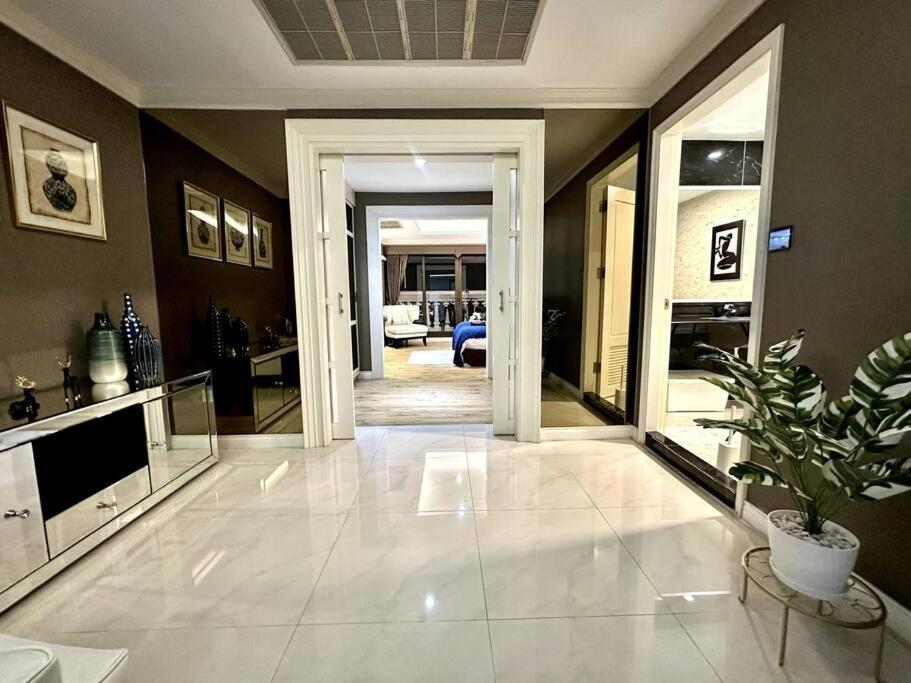 Apartemen View, Big Apartment, Great Location *