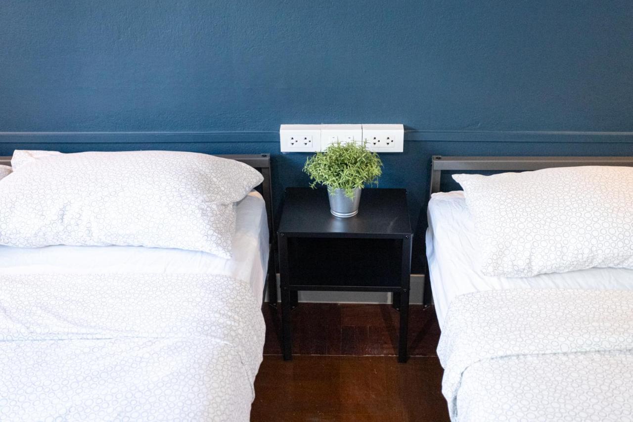 A4 Cosy Twin Large Beds - Silom *
