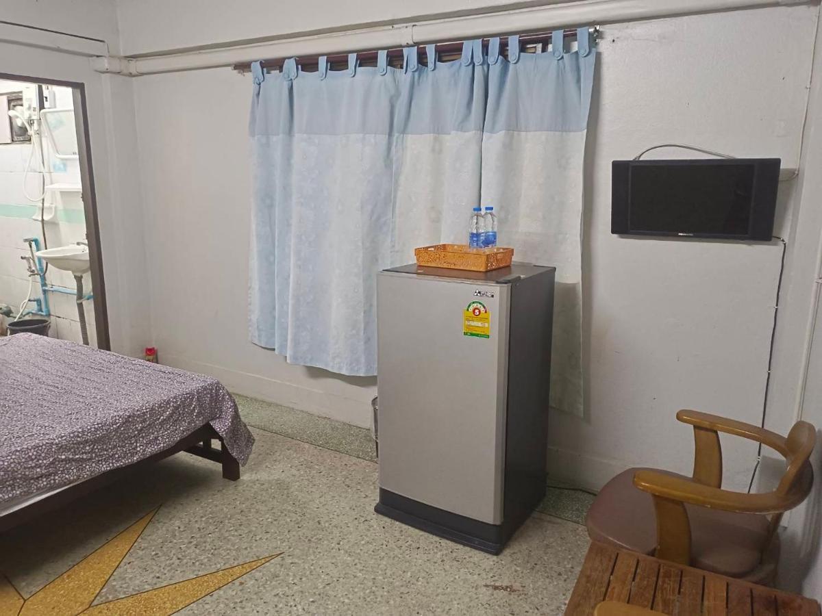 ห้องพักสุขสบายวังหลัง Apartment *