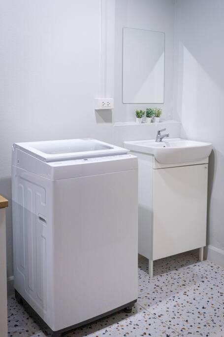 A3 Large Room, Full Facilities *