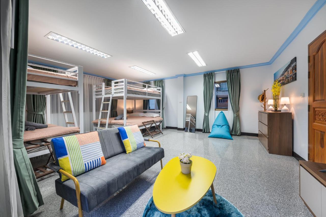 Rooftop Paradise Newly Built 900meters To Chidlombts And Central World Free Airport Pickup Holiday home Bangkok