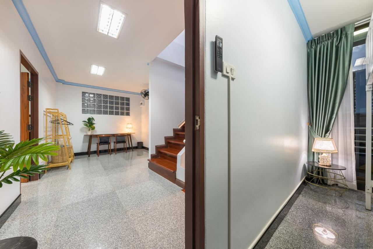 Rooftop Paradise Newly Built 900meters To Chidlombts And Central World Free Airport Pickup Holiday home