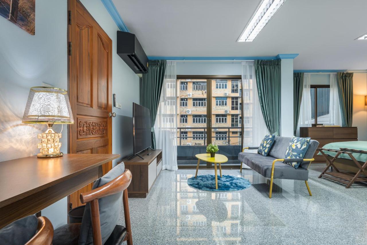 Rooftop Paradise Newly Built 900meters To Chidlombts And Central World Free Airport Pickup Holiday home *