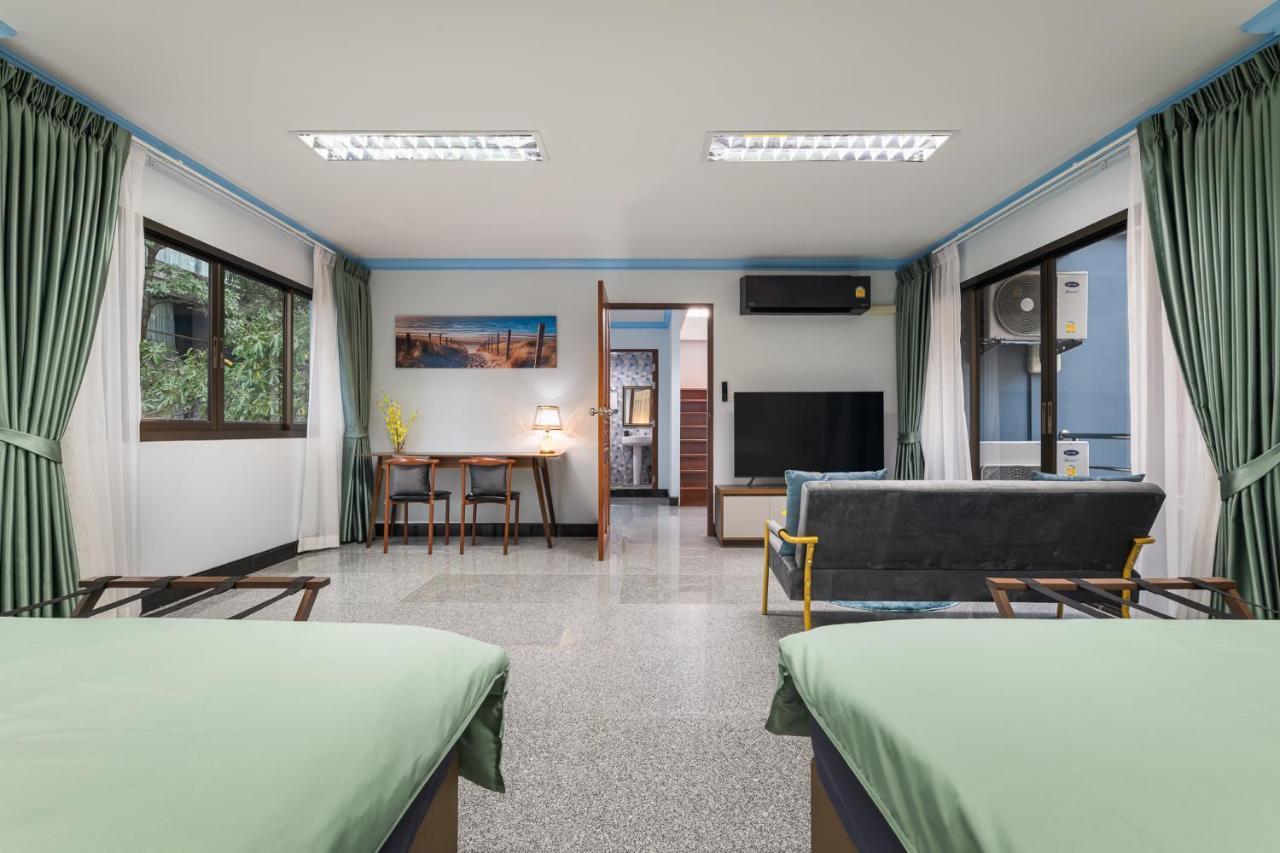 Rooftop Paradise Newly Built 900meters To Chidlombts And Central World Free Airport Pickup Holiday home