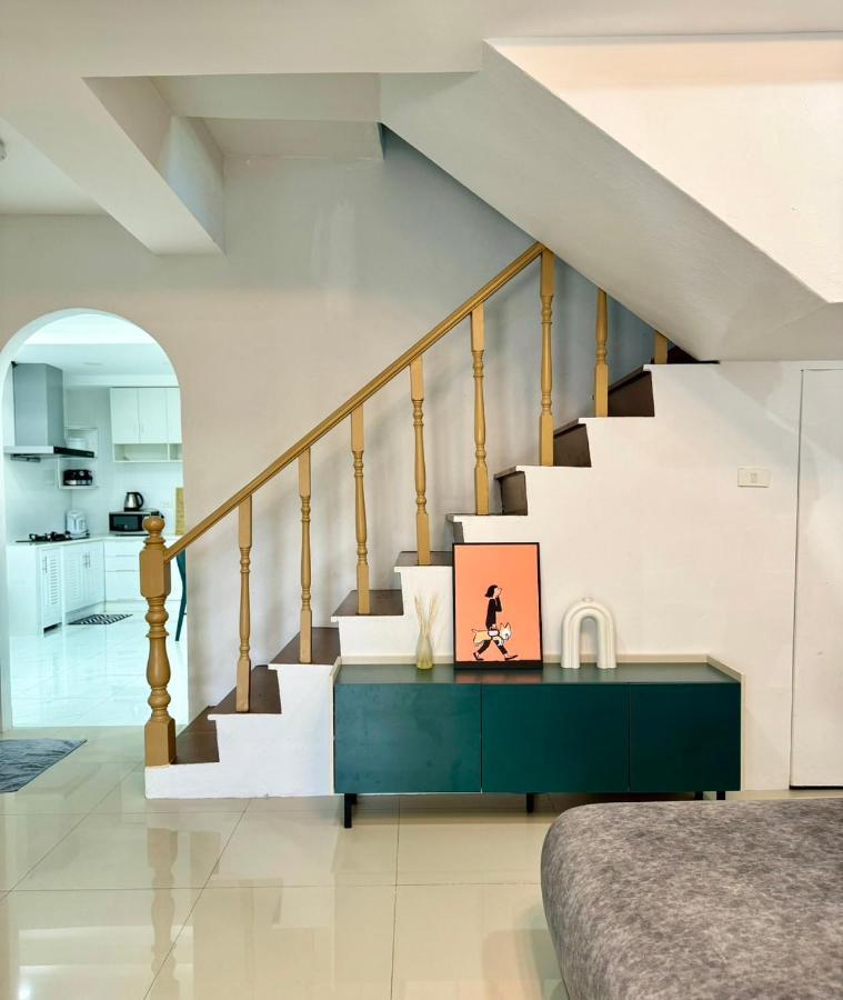 Miq Hk111-4br Ratchada-huaykwang 14pax Leilighet