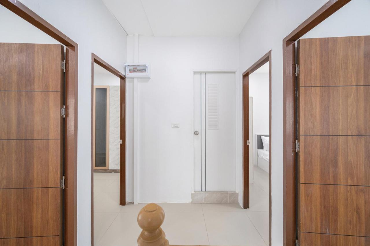 Miq Hk111-4br Ratchada-huaykwang 14pax Leilighet