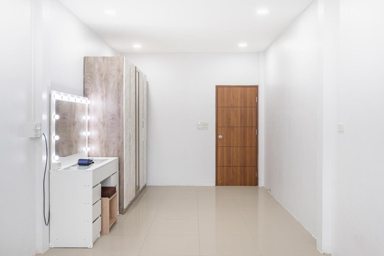 Leilighet Miq Hk111-4br Ratchada-huaykwang 14pax *