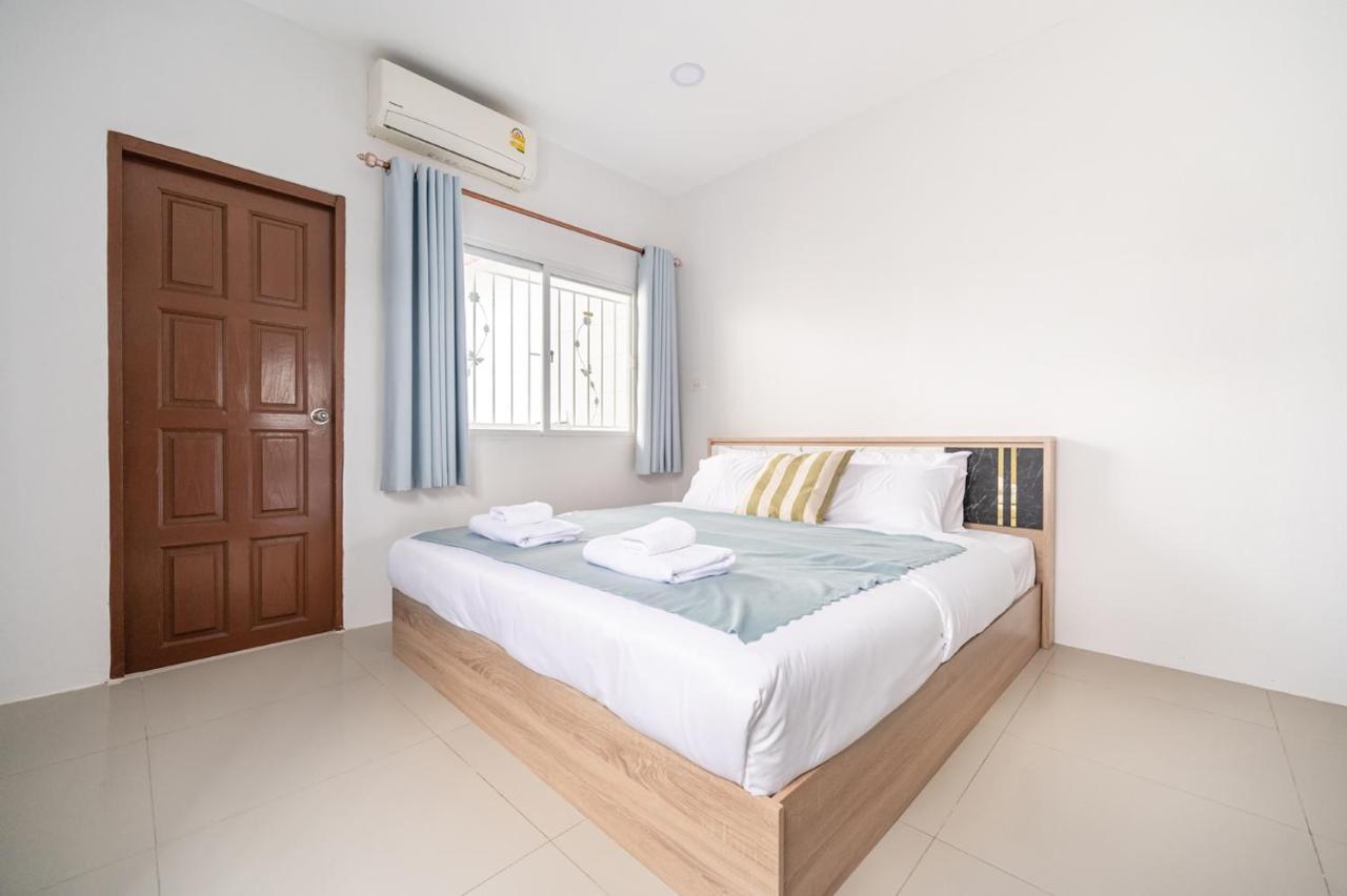 Miq Hk111-4br Ratchada-huaykwang 14pax Leilighet *