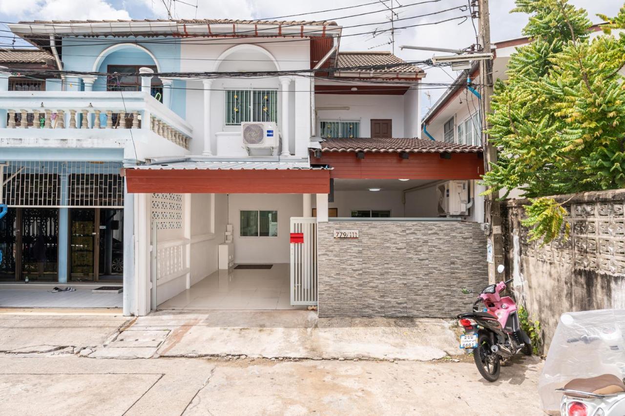 Miq Hk111-4br Ratchada-huaykwang 14pax Leilighet