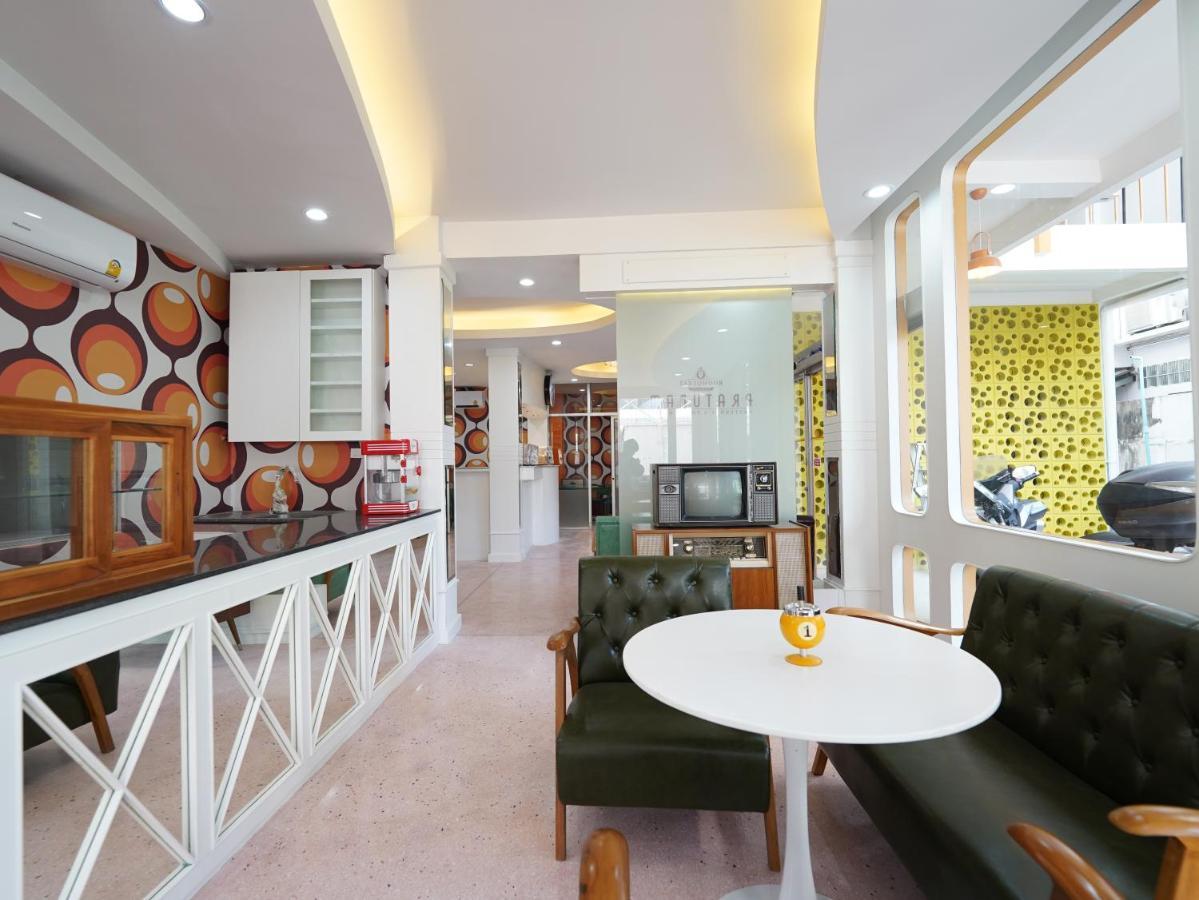 Roomquest Pratunam Bangkok