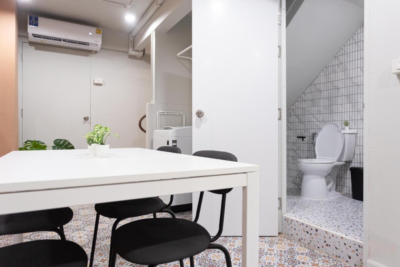 A1 Duplex Large Wt Kitchen Apartment