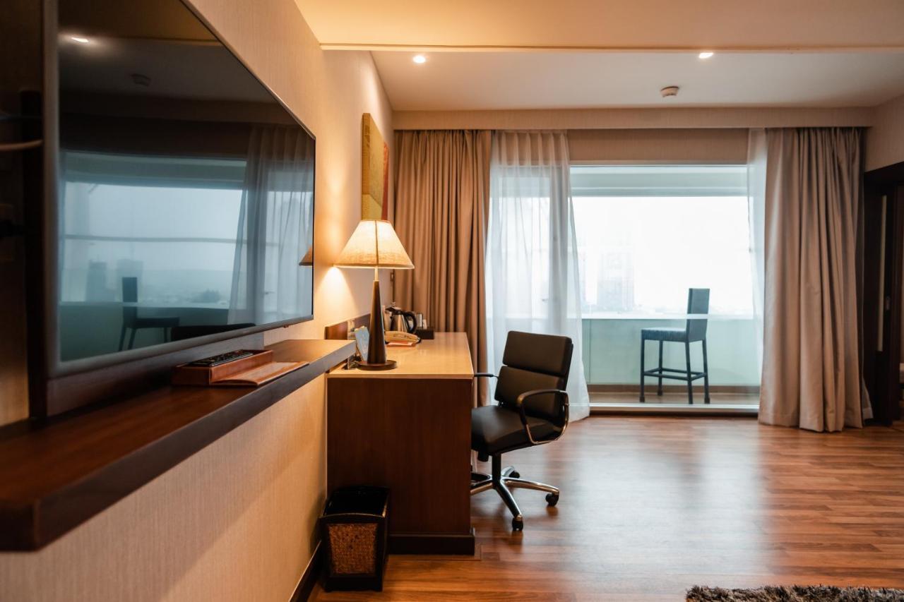 Hotel Ramada Plaza By Wyndham Menam Riverside Banguecoque
