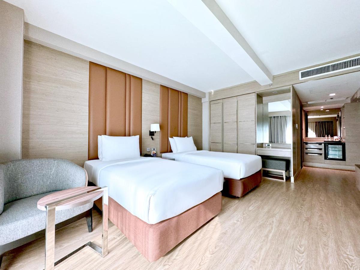 Ramada By Wyndham Sukhumvit 11 Hotel Bangkok