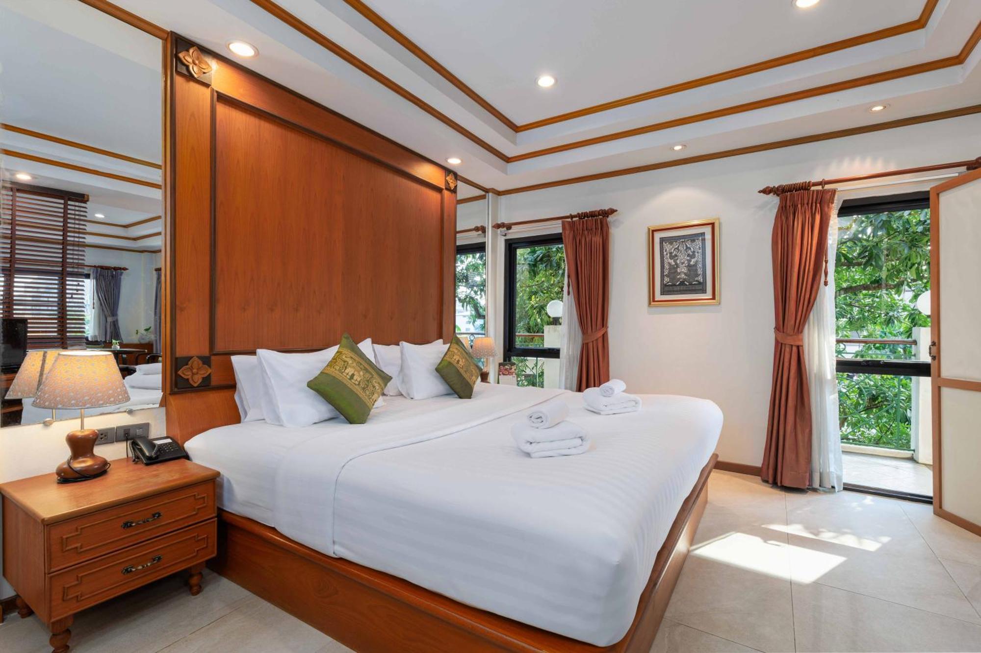 Charlie House Pin Klao Hotel 3*
