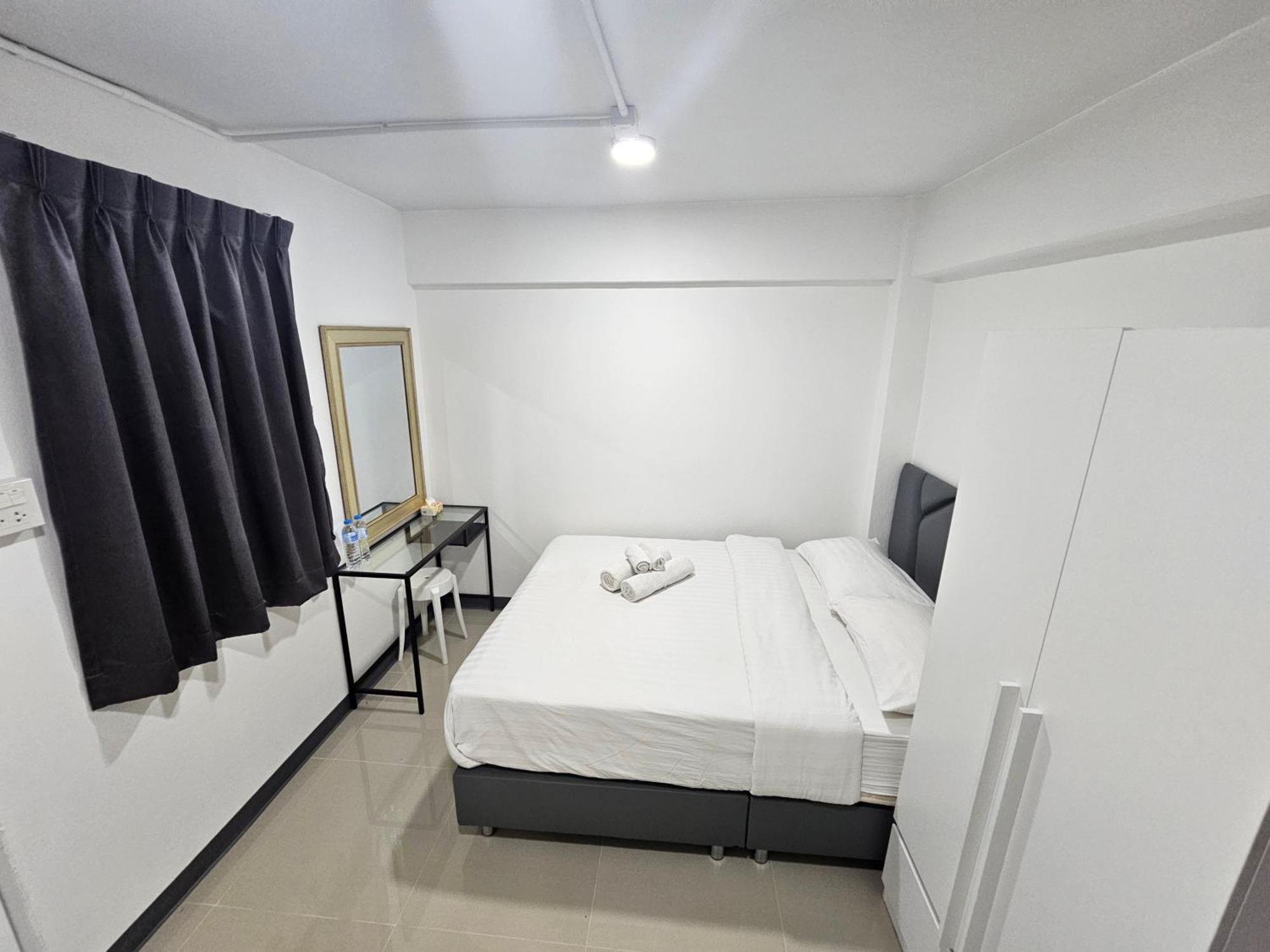 Loft 21 Romklao Bangkok