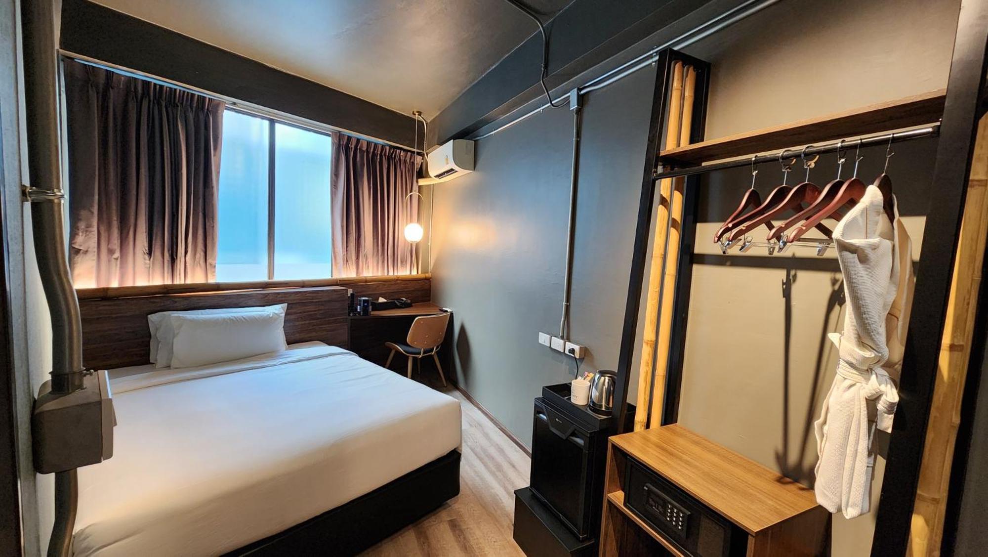 Khách sạn Ordinary 3*