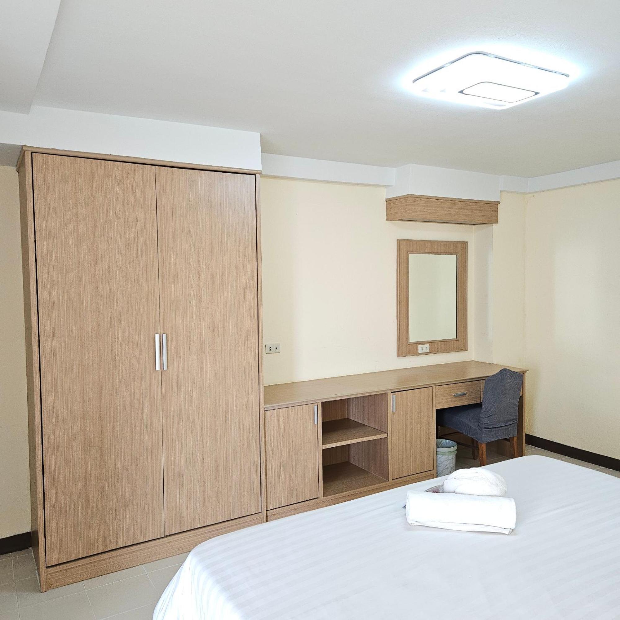 Sri Close Apartment Bangkok