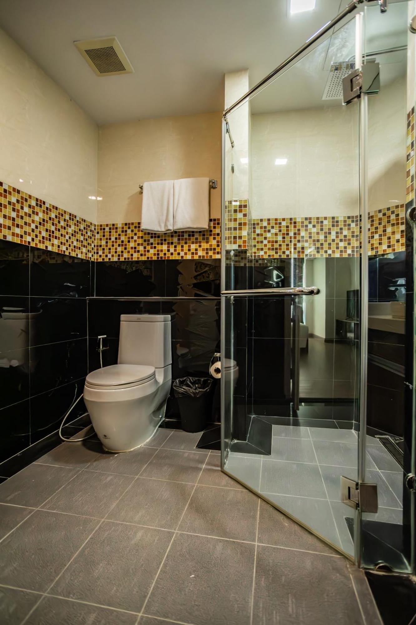 Ramada By Wyndham Ekamai Residences Aparthotel Bangkok