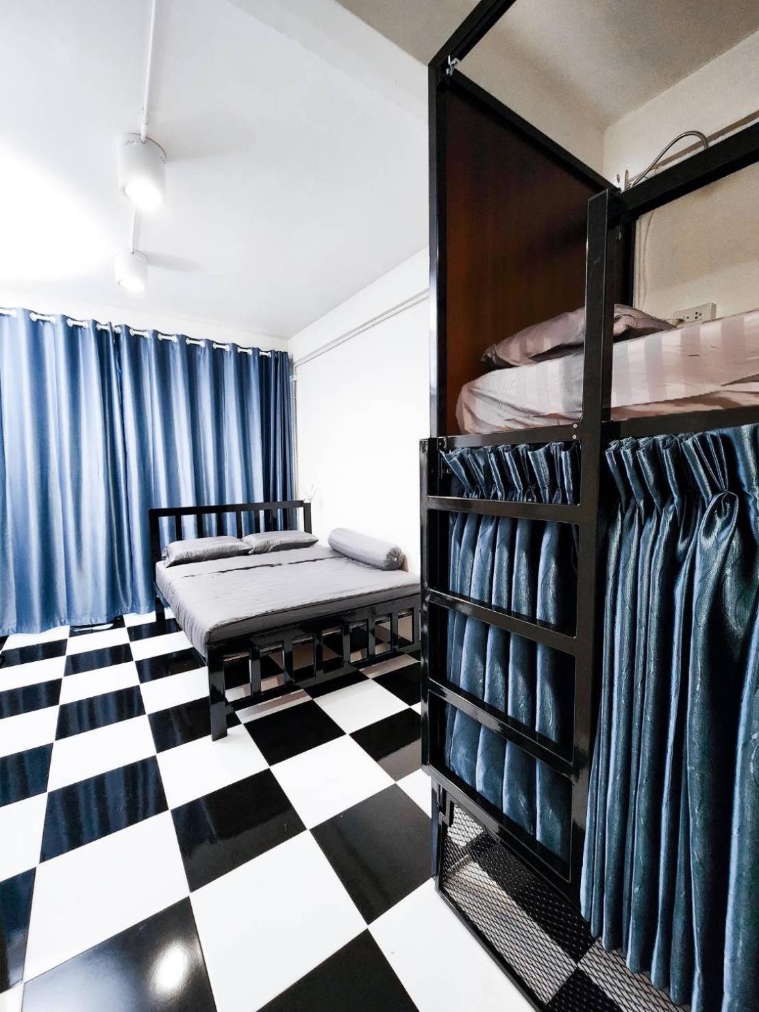 Noir Cafe And Chinatown Albergue