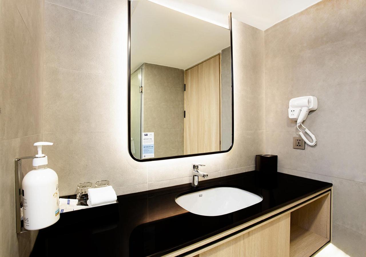 Hotel Express & Pier By Ihg 4*