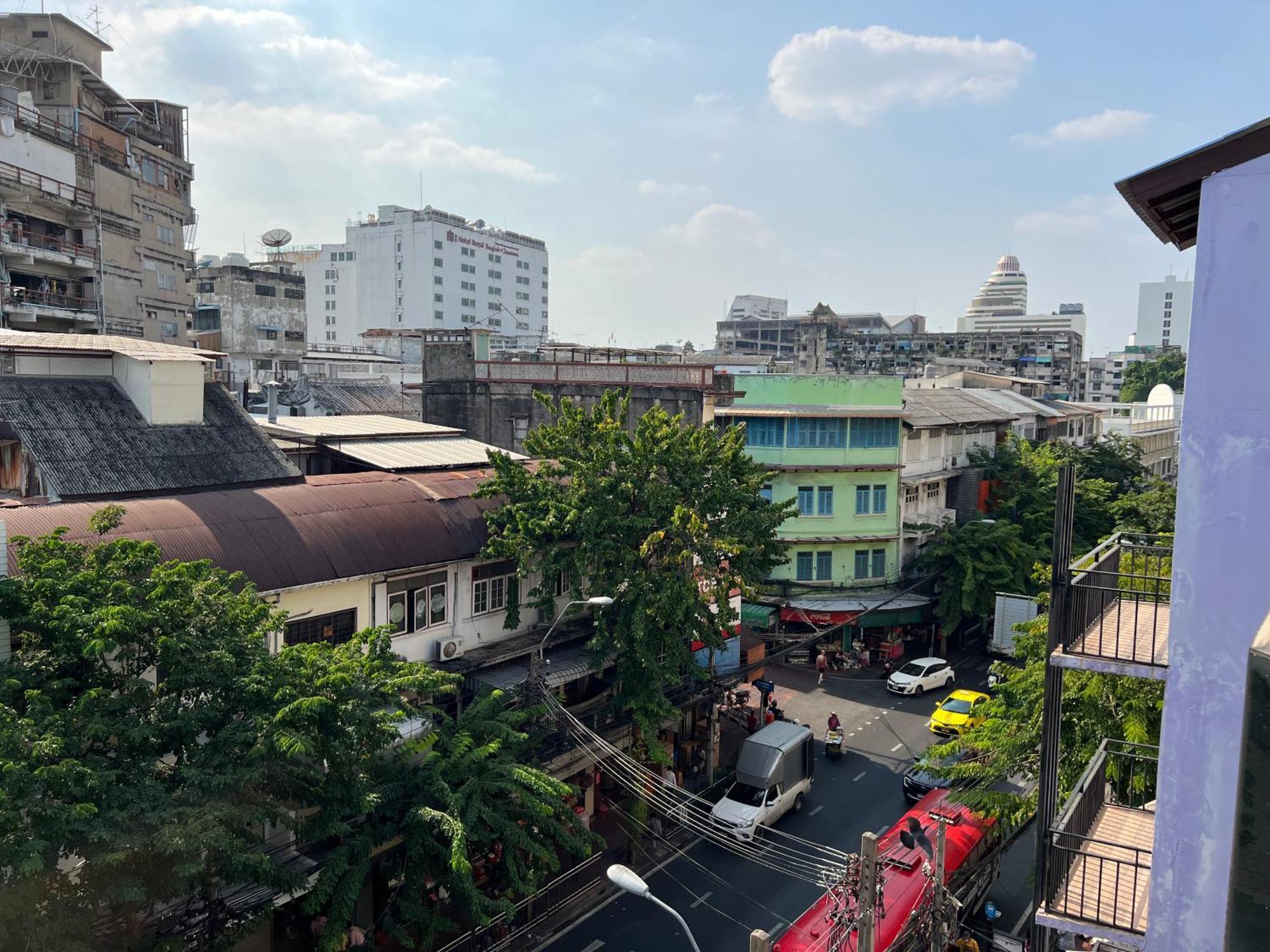 Apartment 3br In China Town, Rare To Find 2 Mins From Mrt Train
