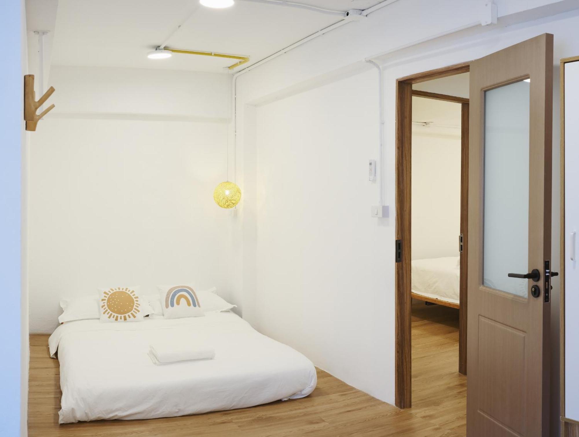 Hébergement de vacances Secret House In China Town 2br. Rare Find