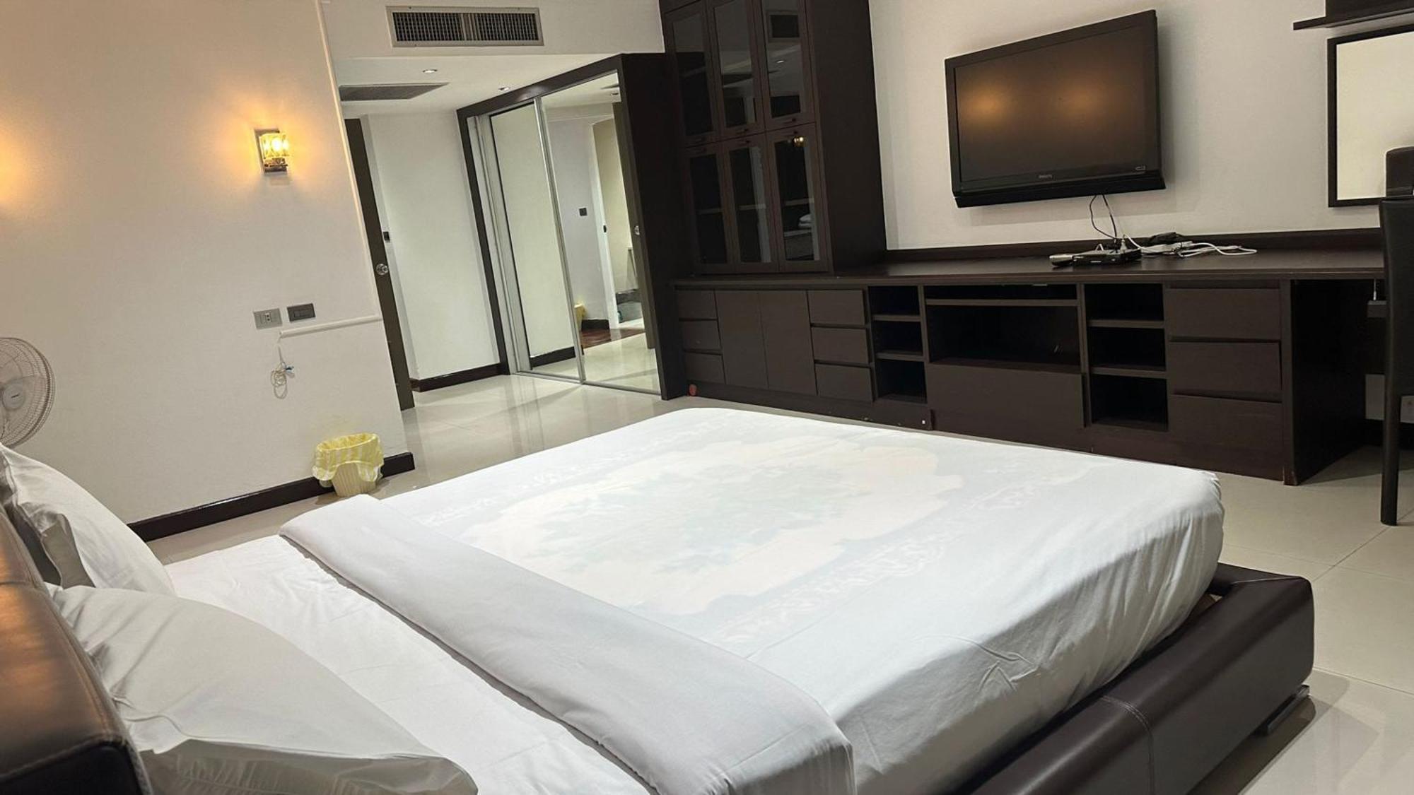 Căn hộ Omni Tower Sukhumvit Soi 4 Direct