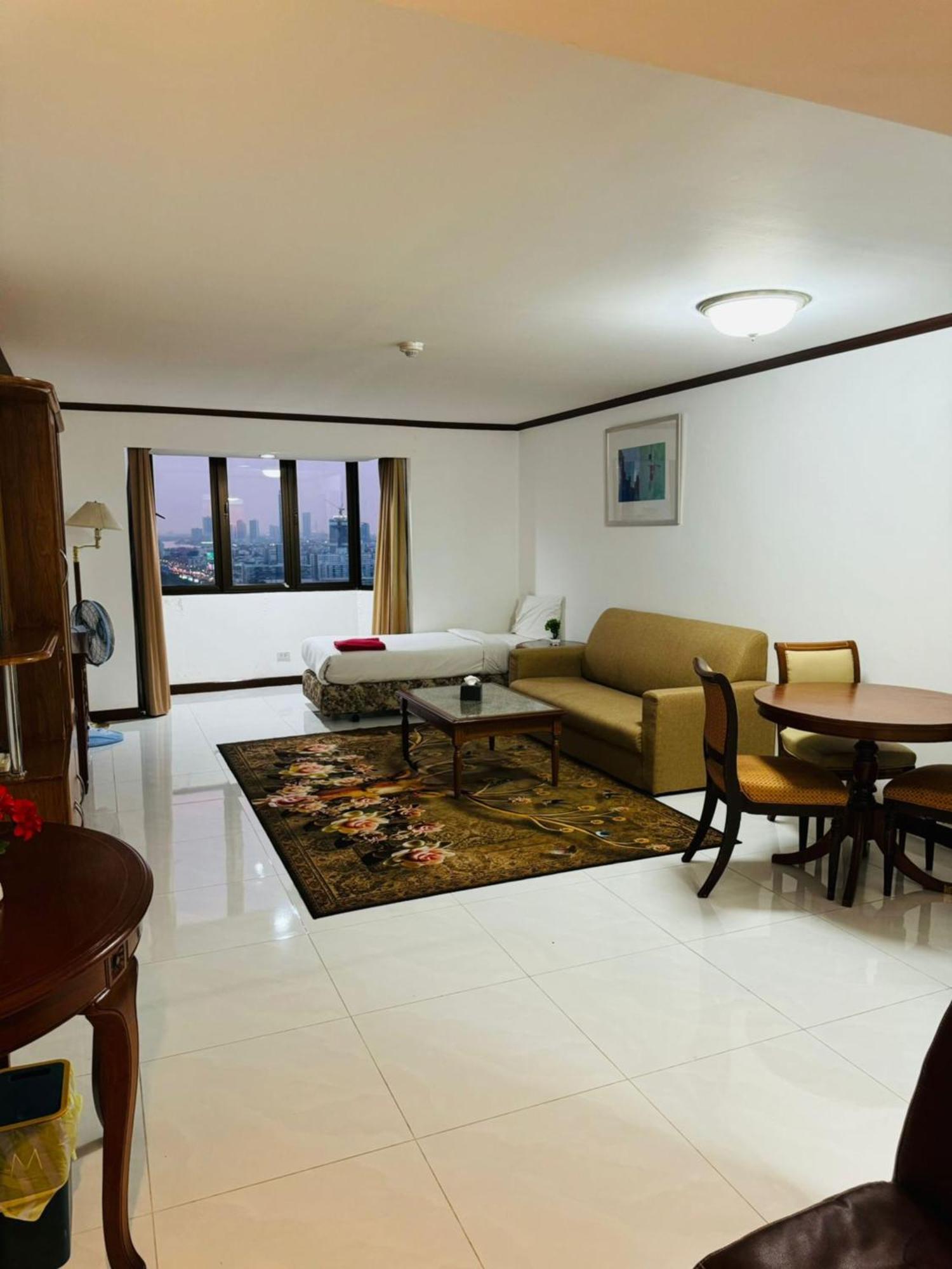 Omni Tower Sukhumvit Soi 4 Direct Căn hộ