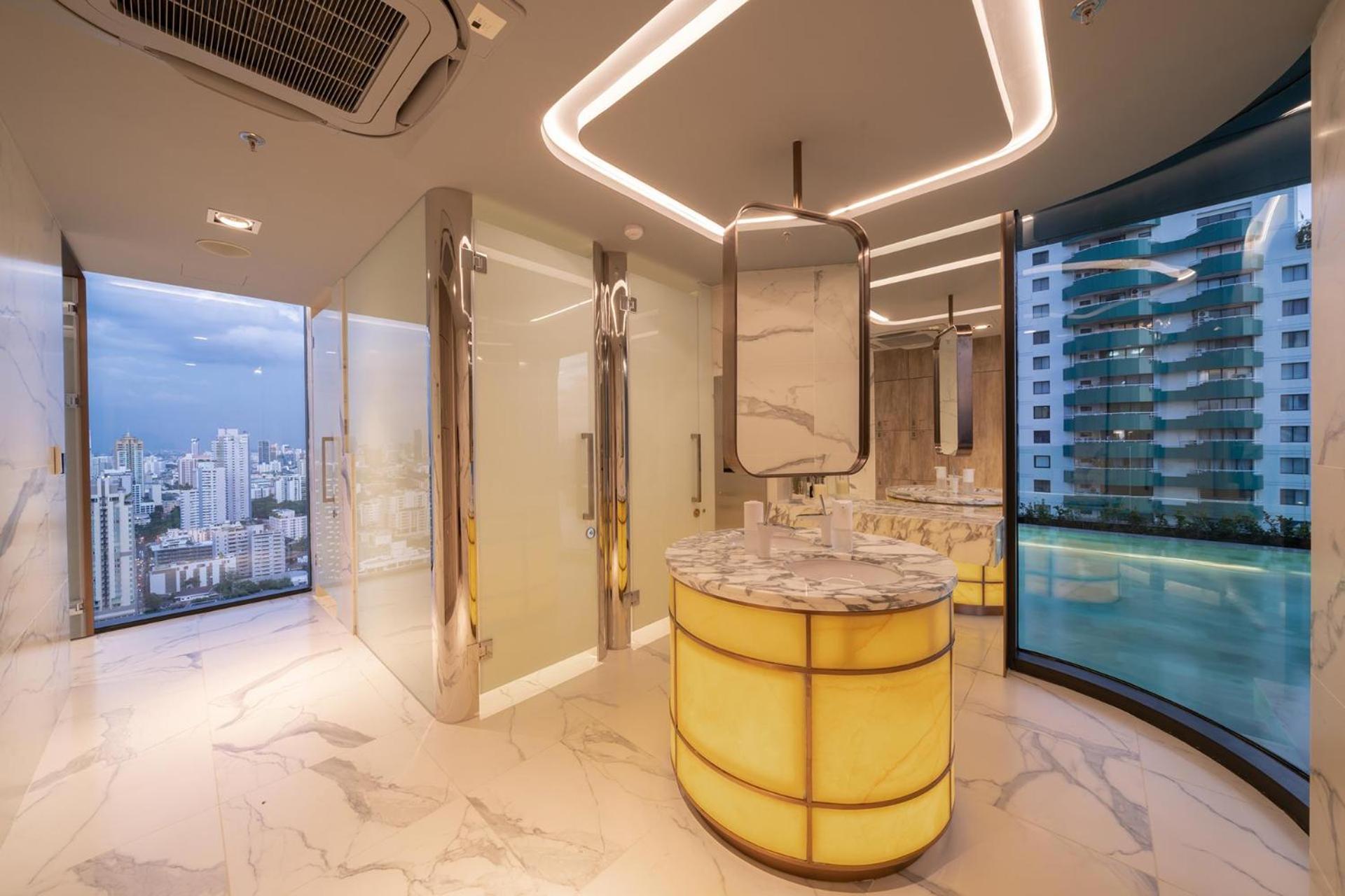 Ultra Classy Designer Central Asok Terminal 21 Pangsapuri Bangkok