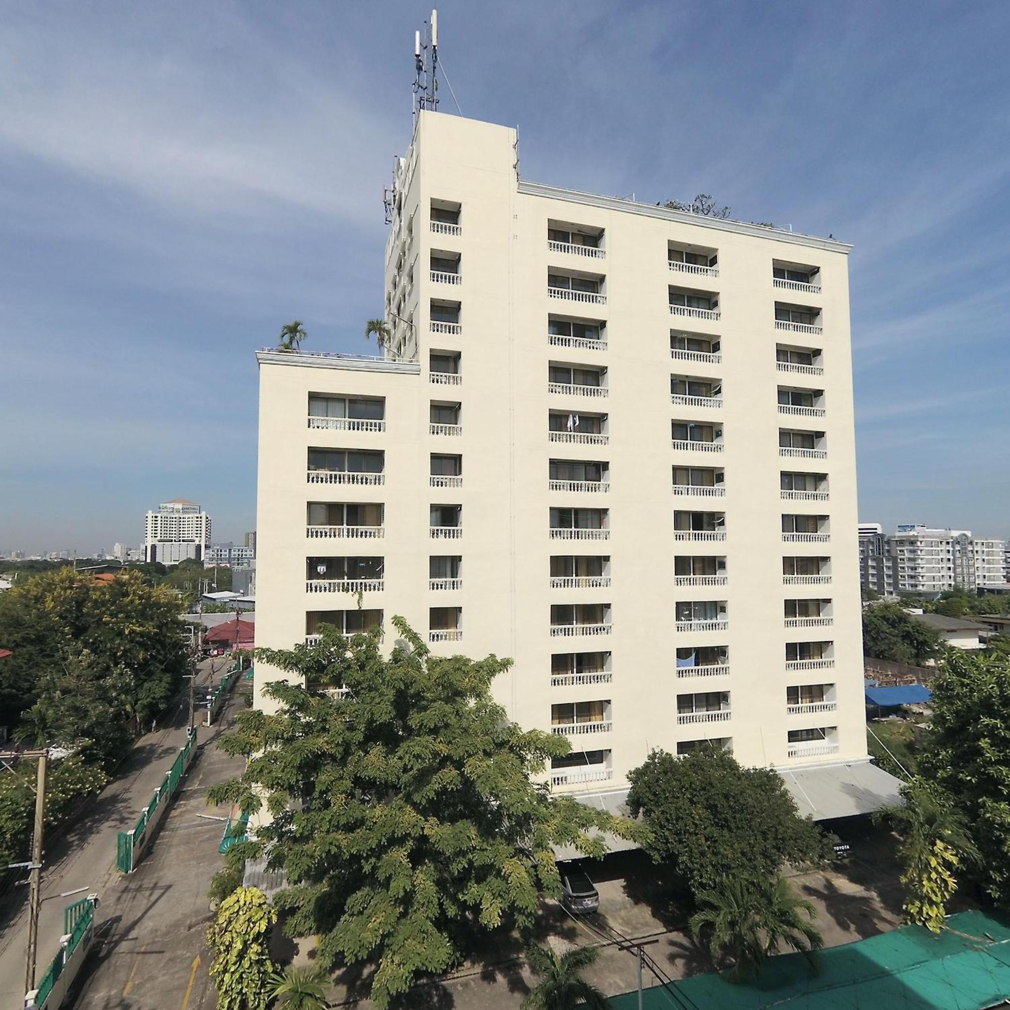 Sri Close Apartment Bangkok