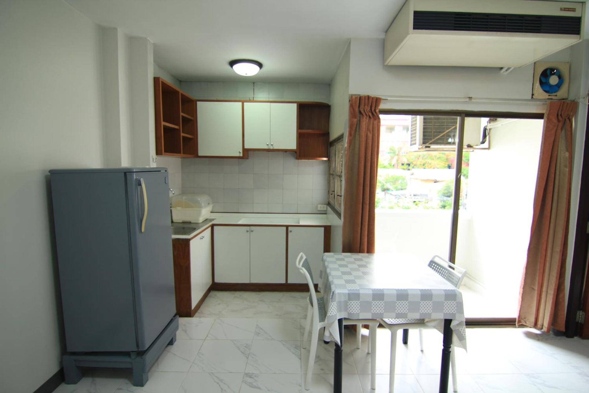 Manoo House G Apartment Bangkok
