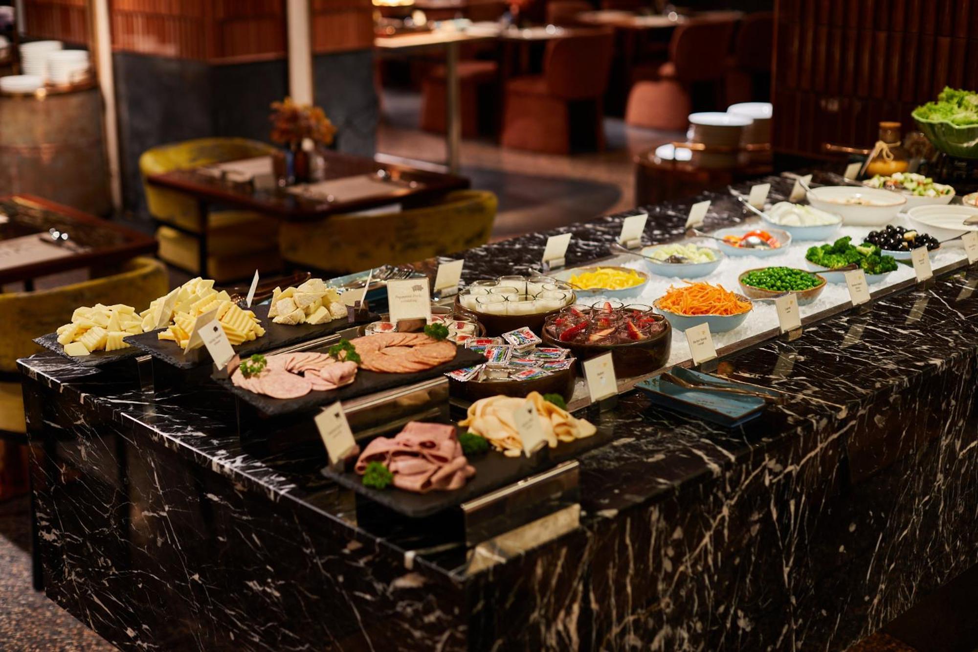 Khách sạn Valia Bangkok