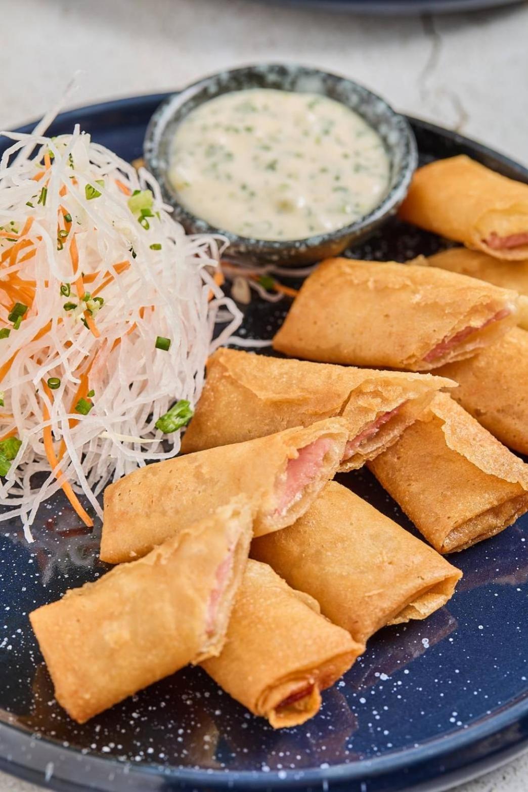 Khách sạn Poonsuk Place *