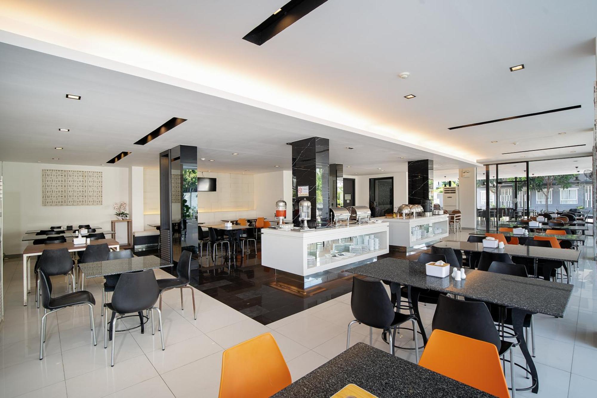 Hotell Leenova 5*