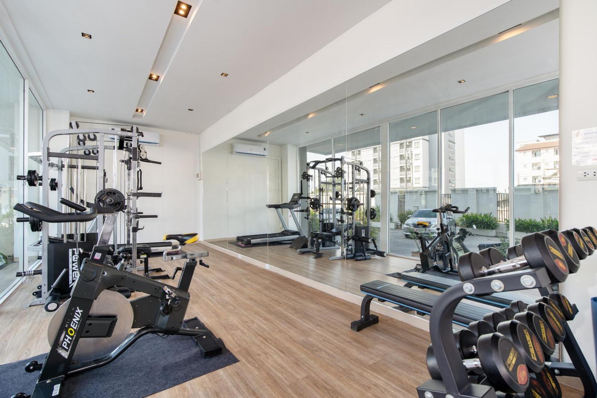 Leenova Hotell Bangkok
