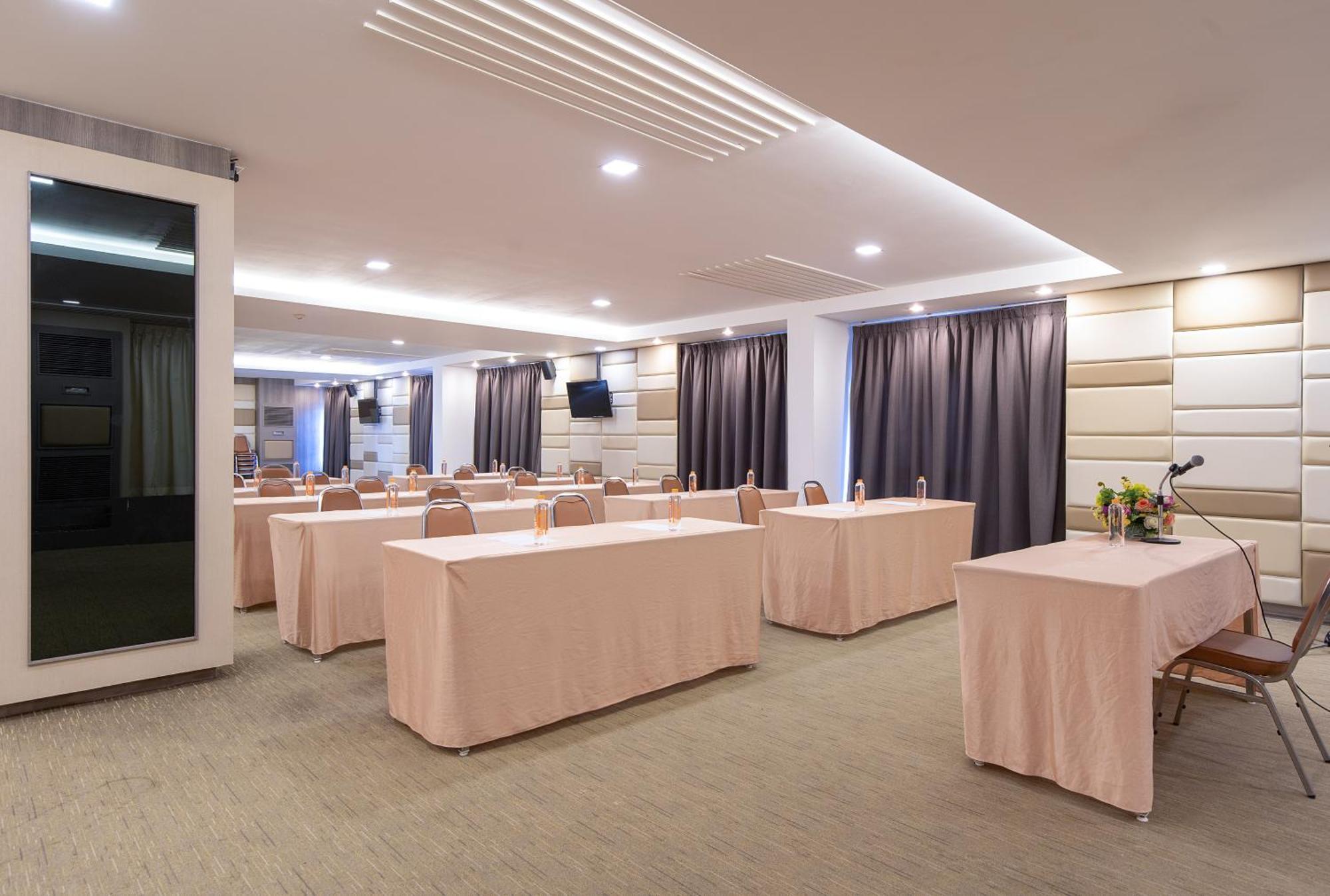 Hotell Leenova Bangkok