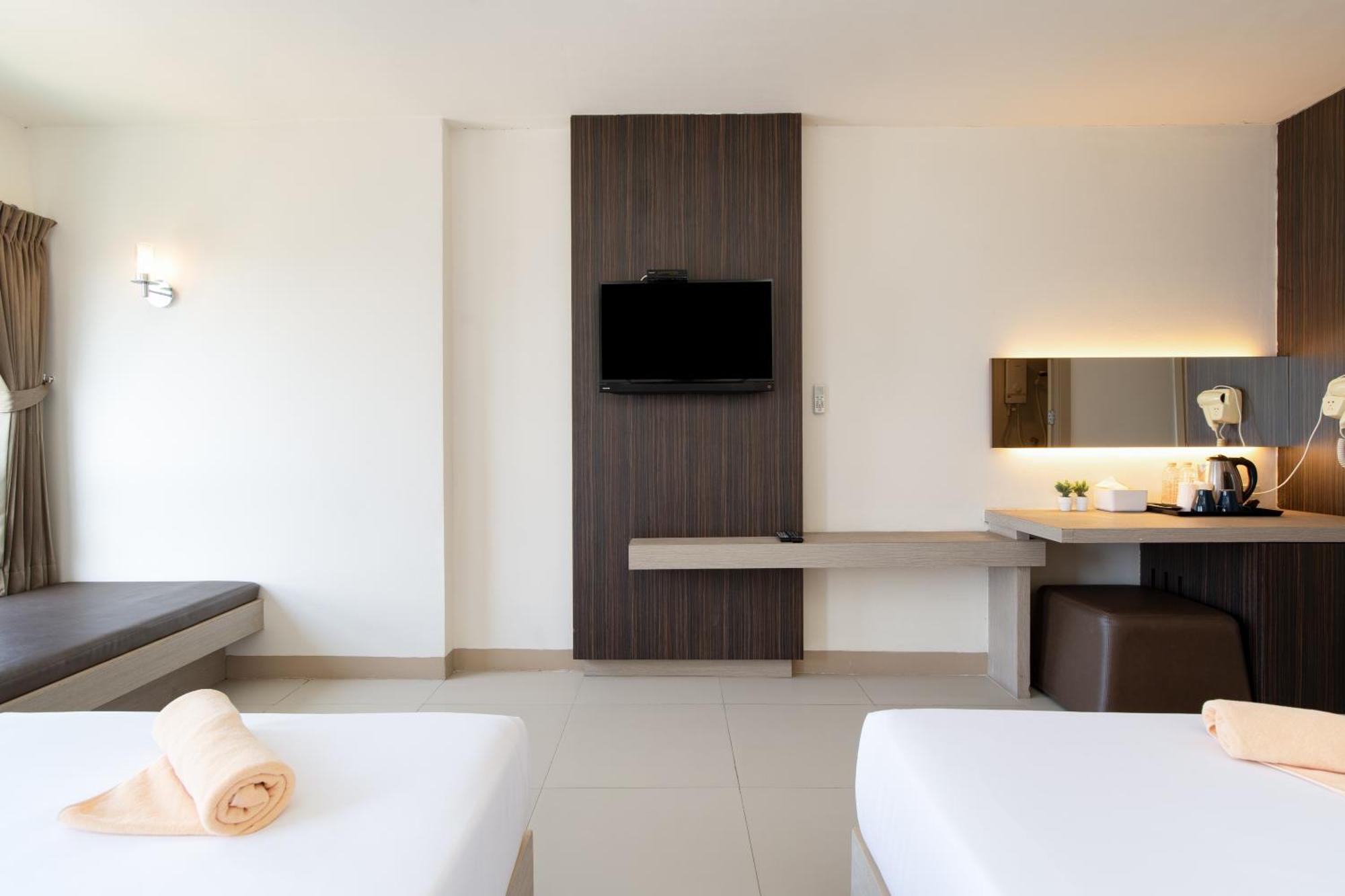 Leenova Hotell 5*