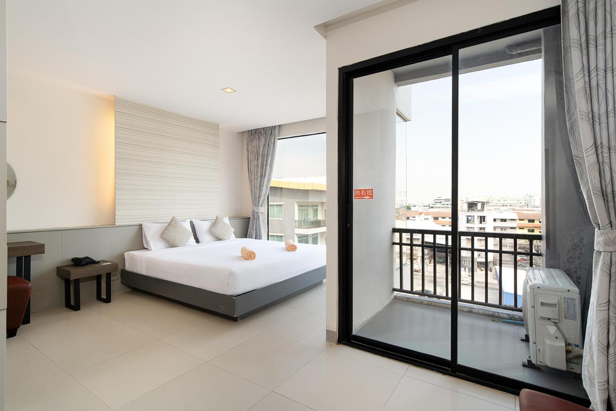 Leenova Hotell 5*